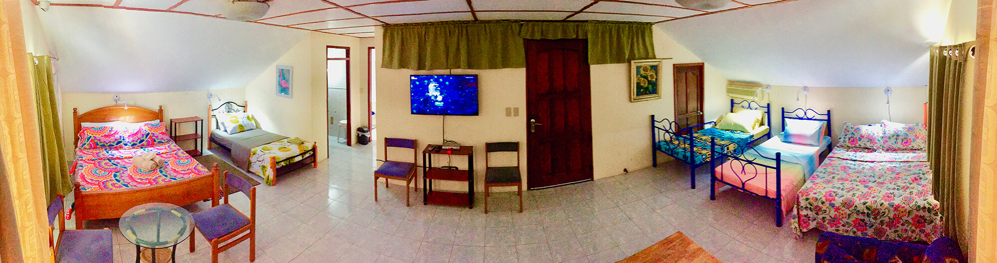 Deluxe Family Room Panorama
